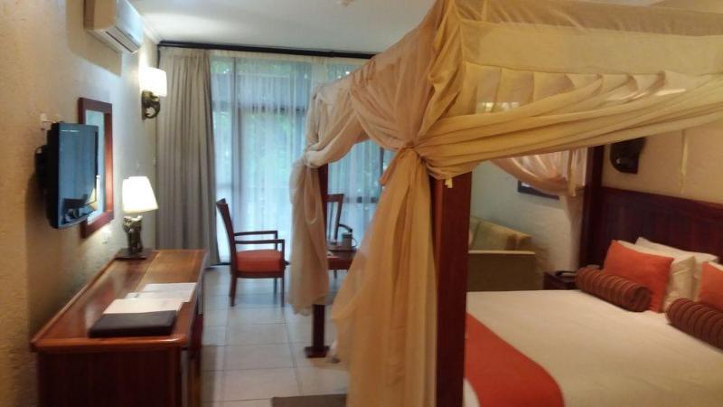 Cresta Mowana Safari Lodge Kasane Esterno foto